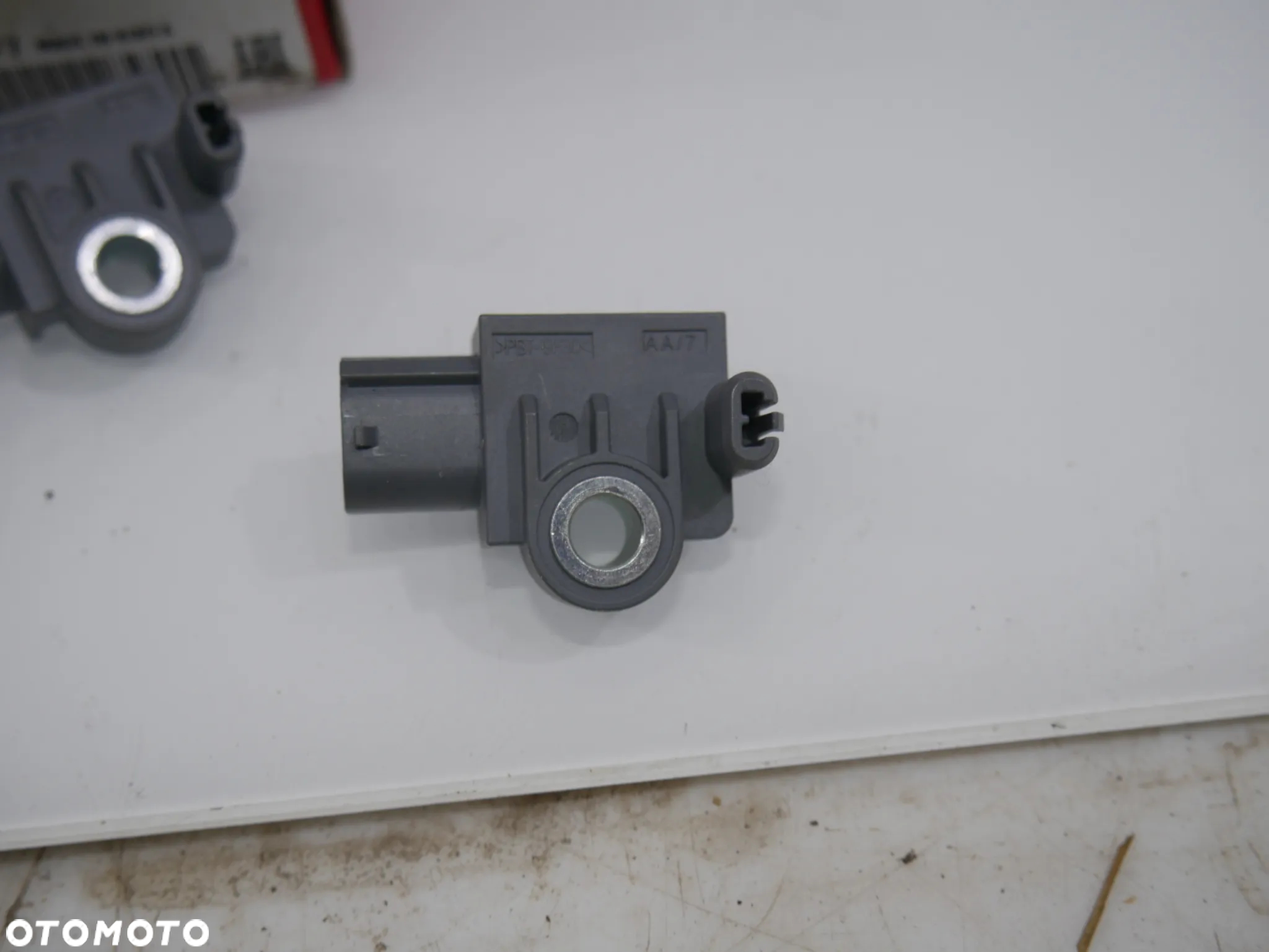 HYUNDAI TUCSON II III 15-20 CZUJNIK UDERZENIOWY 95920-B4000 - 3