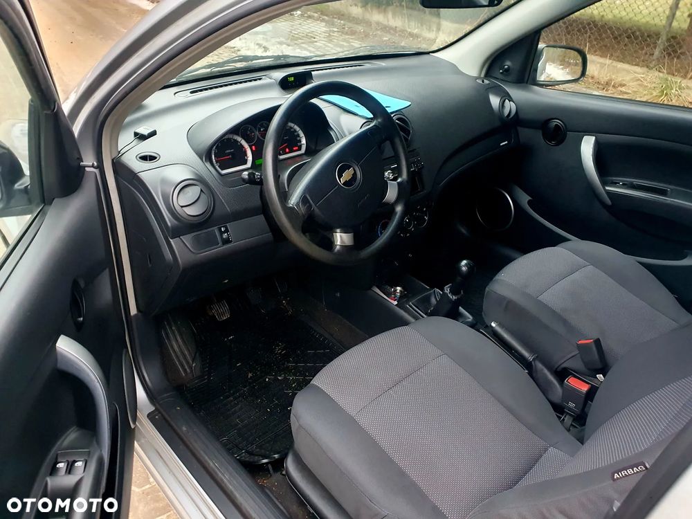 Chevrolet Aveo - 5