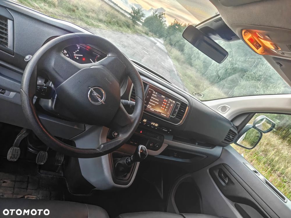 Opel Vivaro - 18