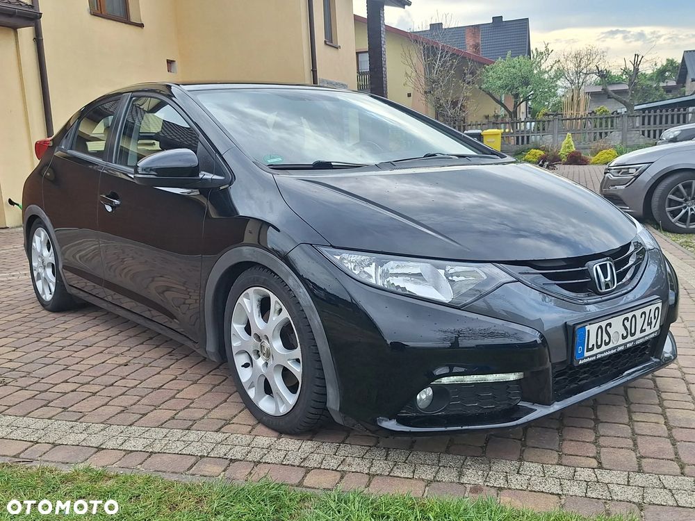 Honda Civic 1.8 i-VTEC Executive Black Edition - 2