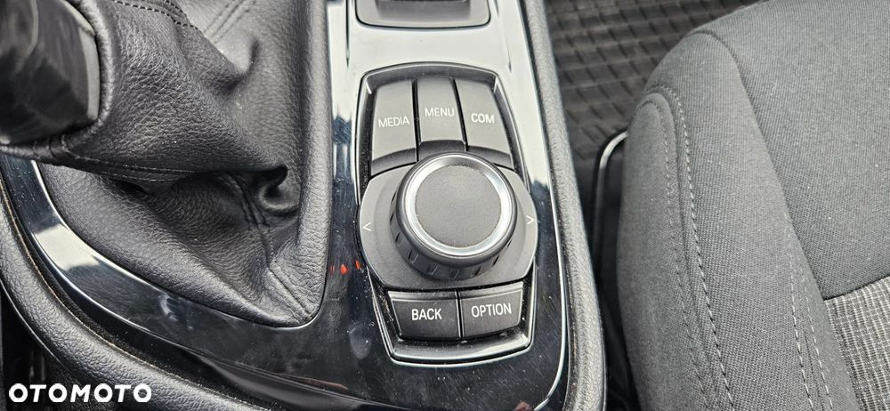 BMW Seria 2 216d - 28