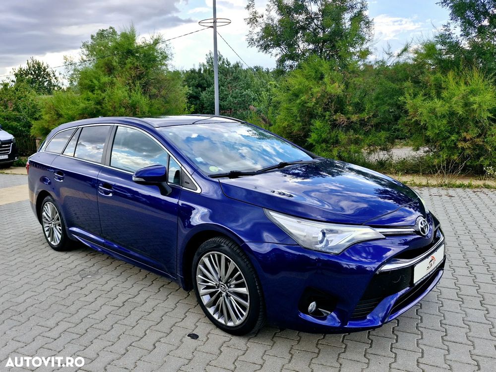 Toyota Avensis 2.0 D-4D Executive - 5