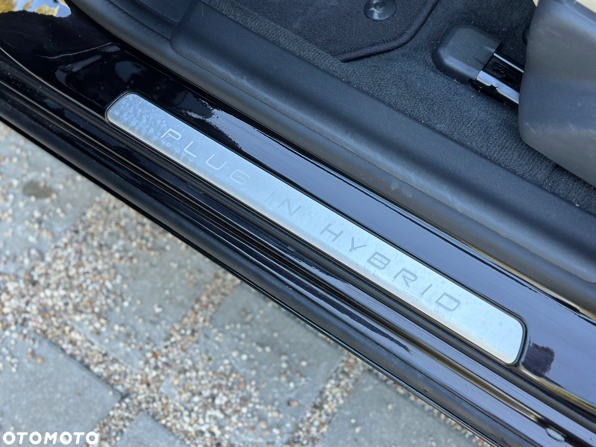 Volvo V60 D6 AWD Plug-in Hybrid Momentum - 23