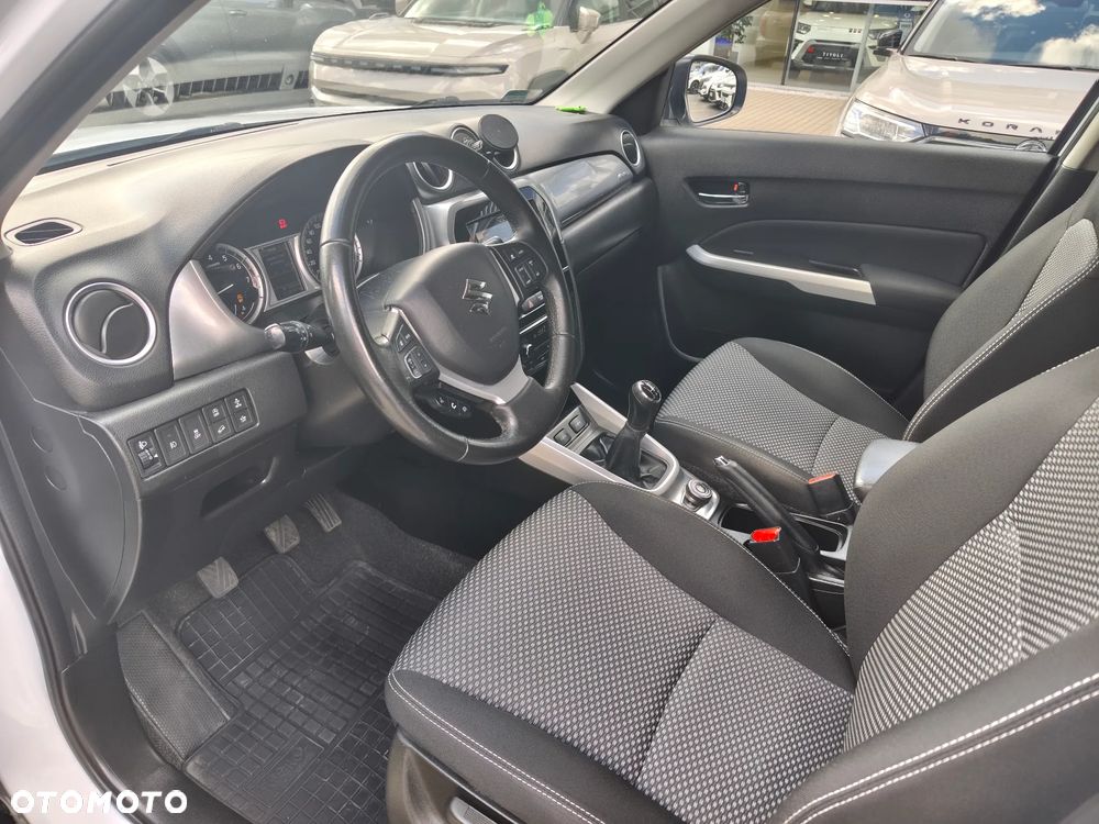 Suzuki Vitara 1.6 Premium 4WD - 12