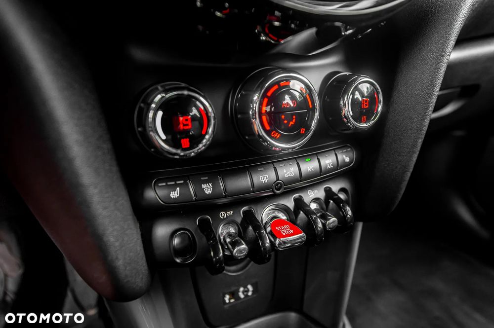MINI Cooper Essential Trim - 28