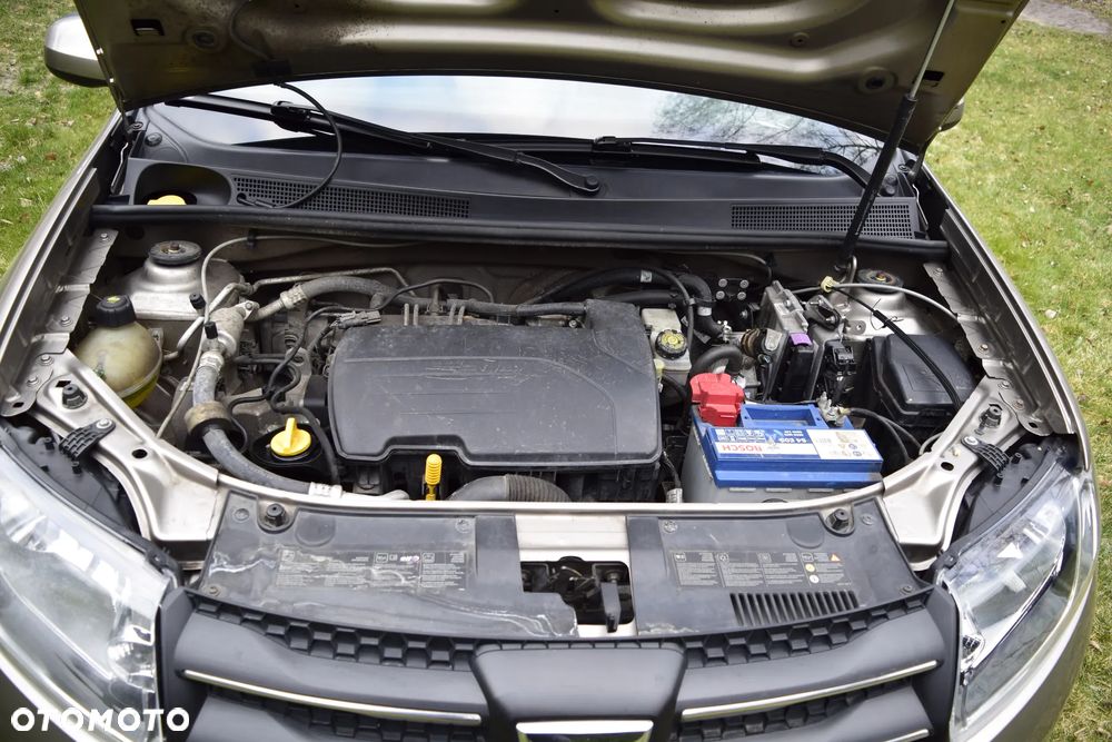 Dacia Logan 1.2 16V Laureate EU6 - 21