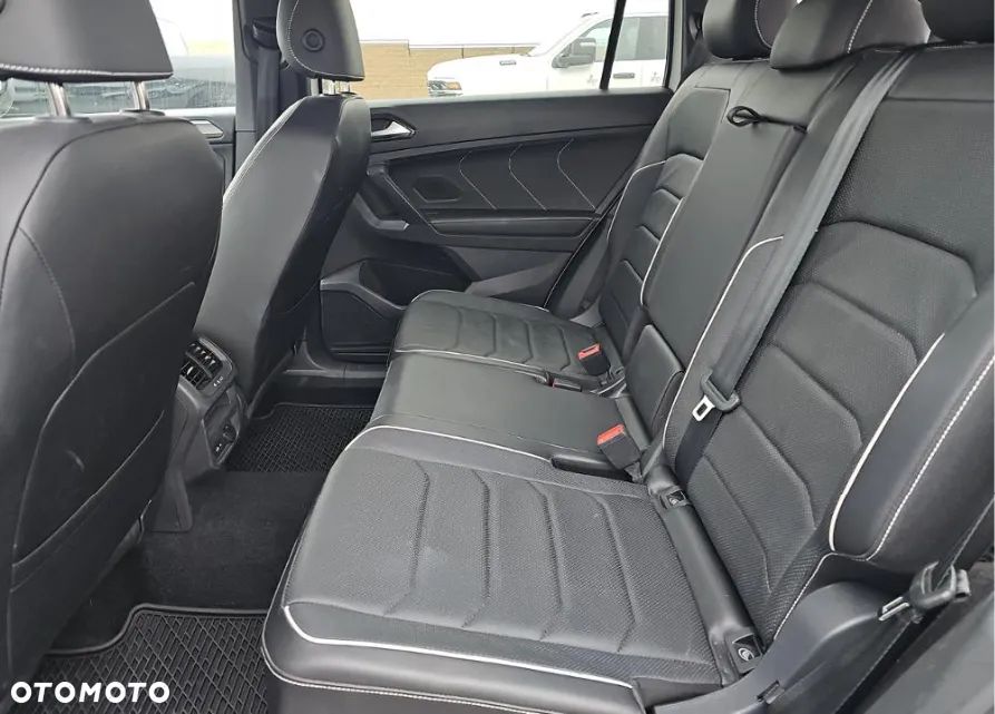 Volkswagen Tiguan - 12