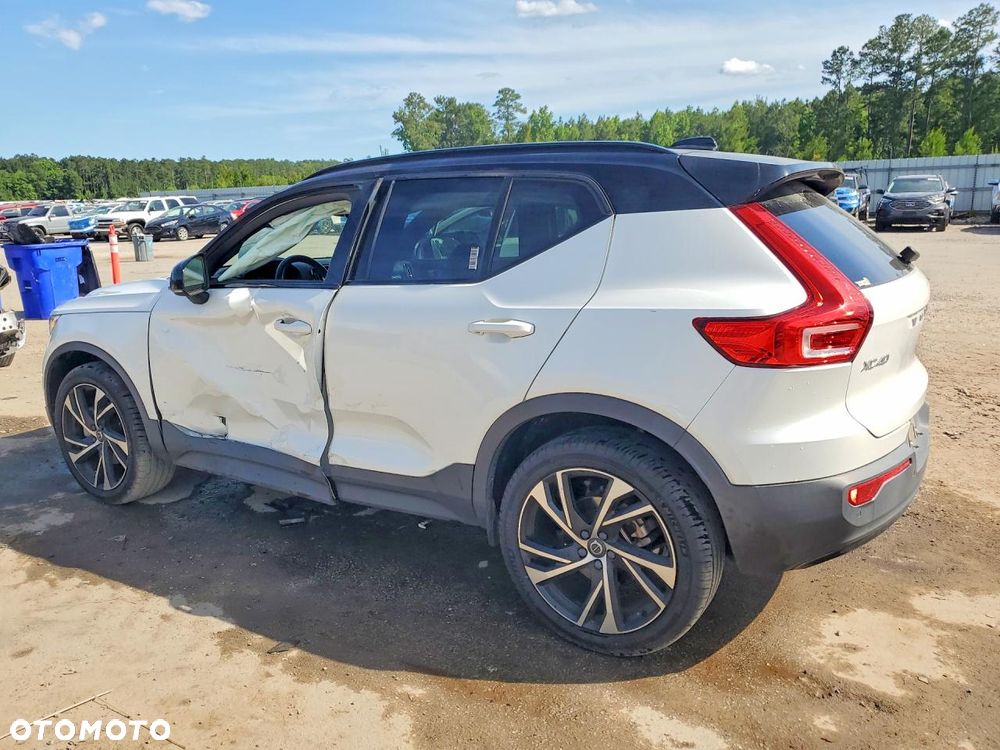 Volvo XC 40 T5 AWD R-Design - 5