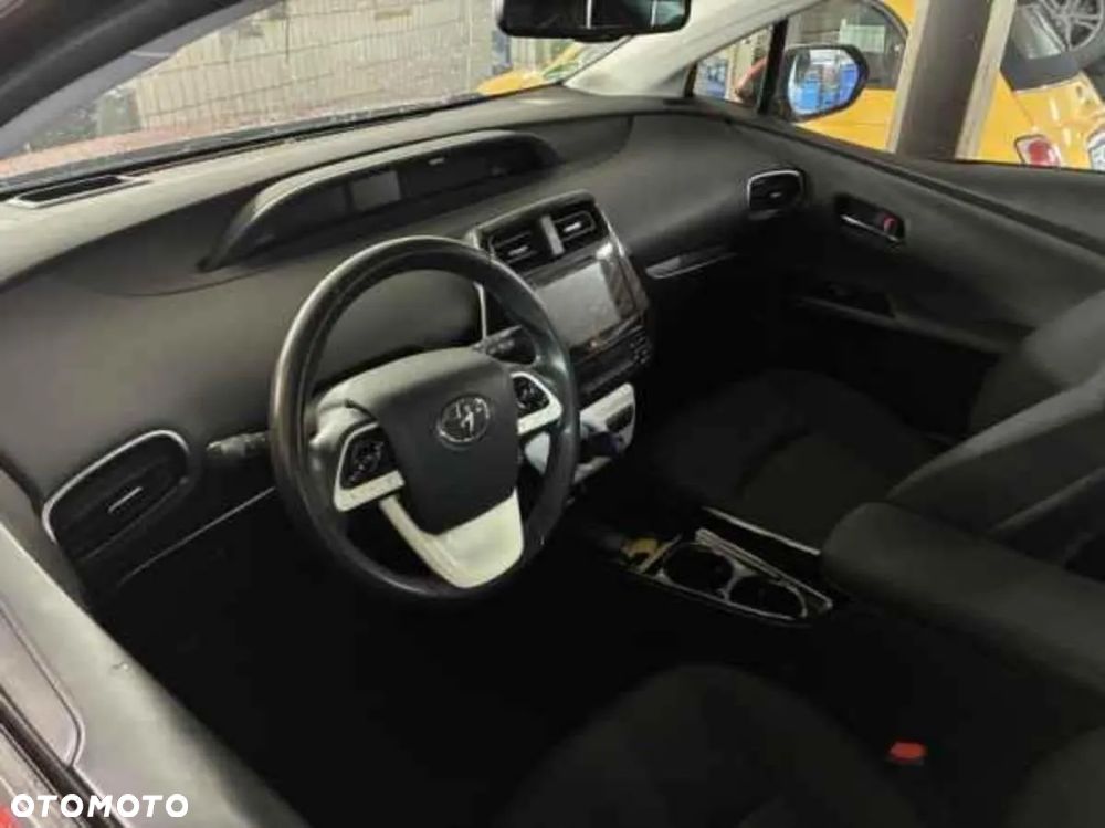 Toyota Prius Hybrid Executive - 9