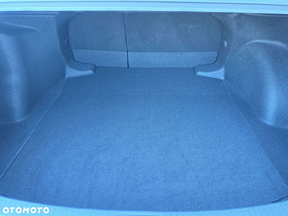 Toyota Corolla 1.8 Hybrid Style - 17