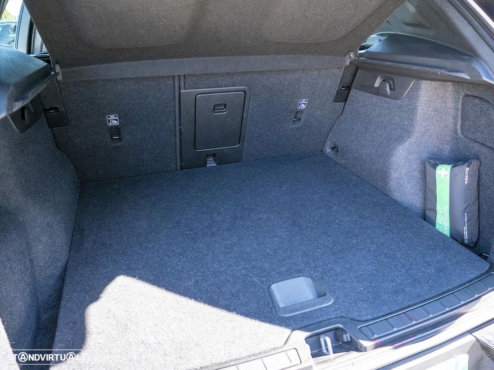 Volvo XC 40 Recharge Pro - 14