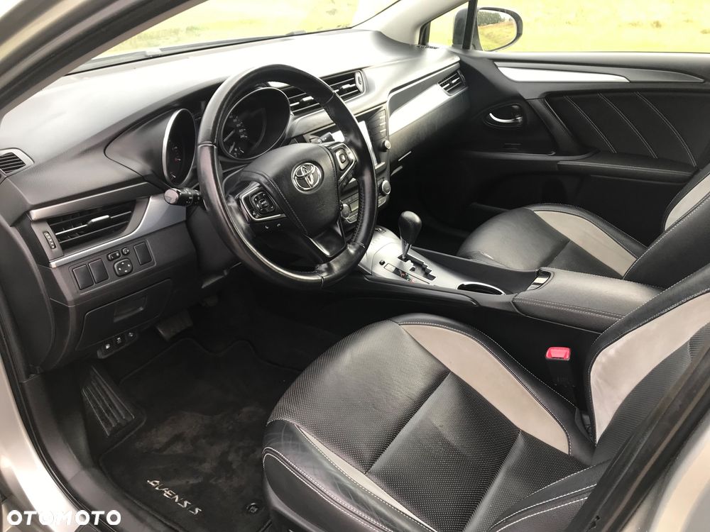 Toyota Avensis - 13