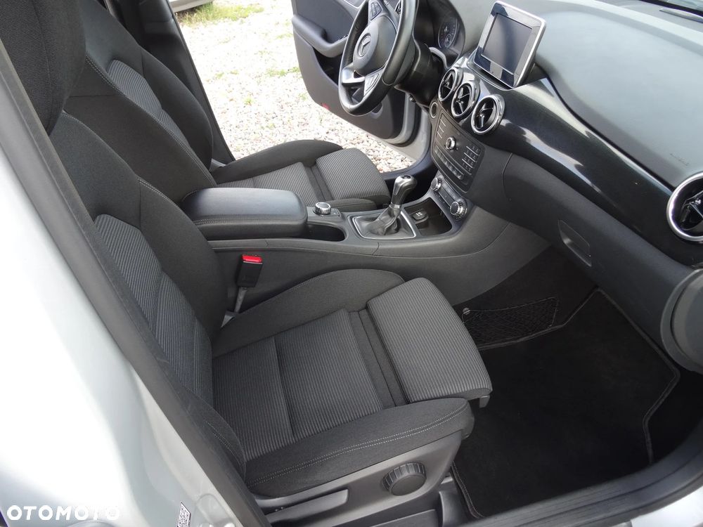 Mercedes-Benz Klasa B 180 (BlueEFFICIENCY) - 14