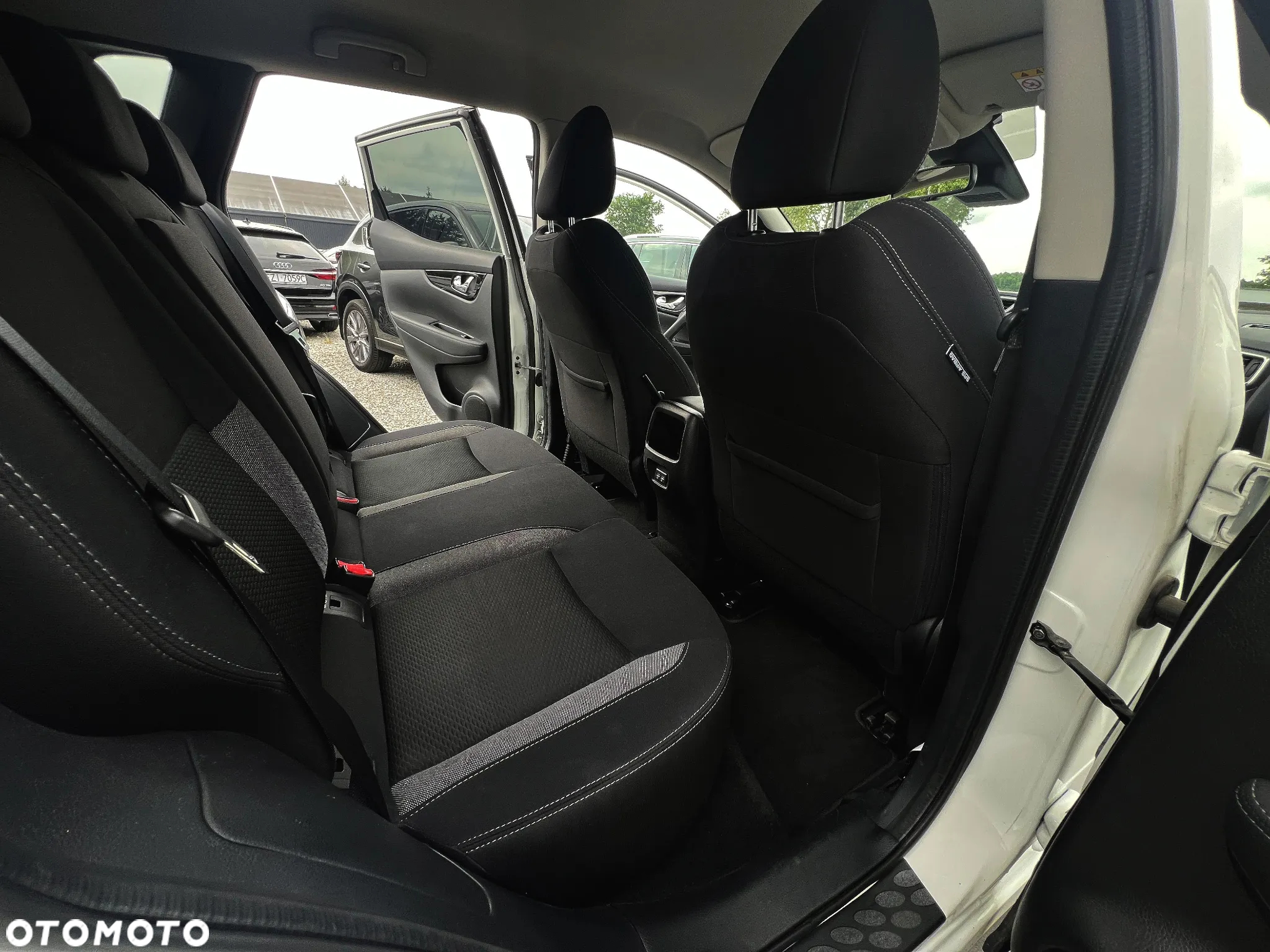 Nissan Qashqai 1.3 DIG-T N-Connecta - 21