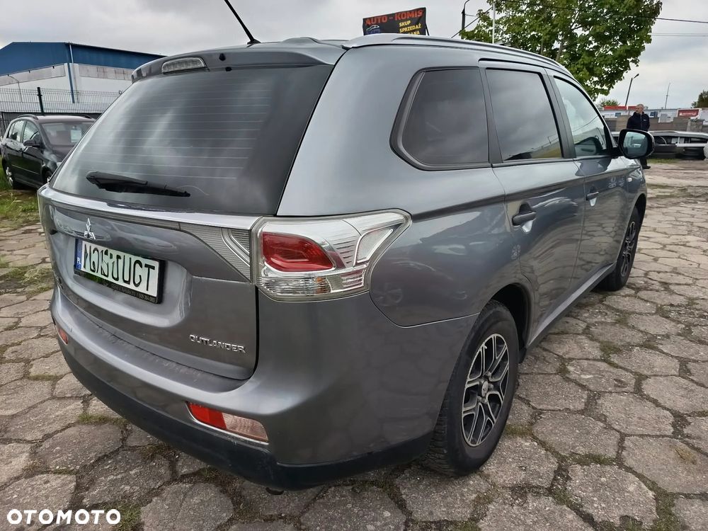 Mitsubishi Outlander 2.0 2WD Plus - 19