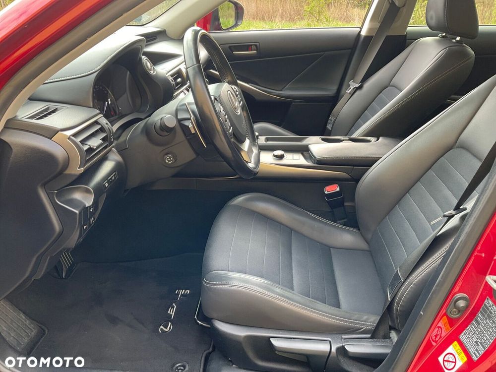Lexus IS 200t Elegance - 18