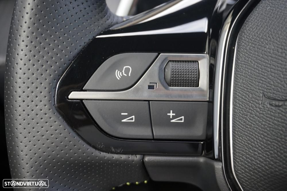 Peugeot 2008 1.2 PureTech GT EAT8 - 12
