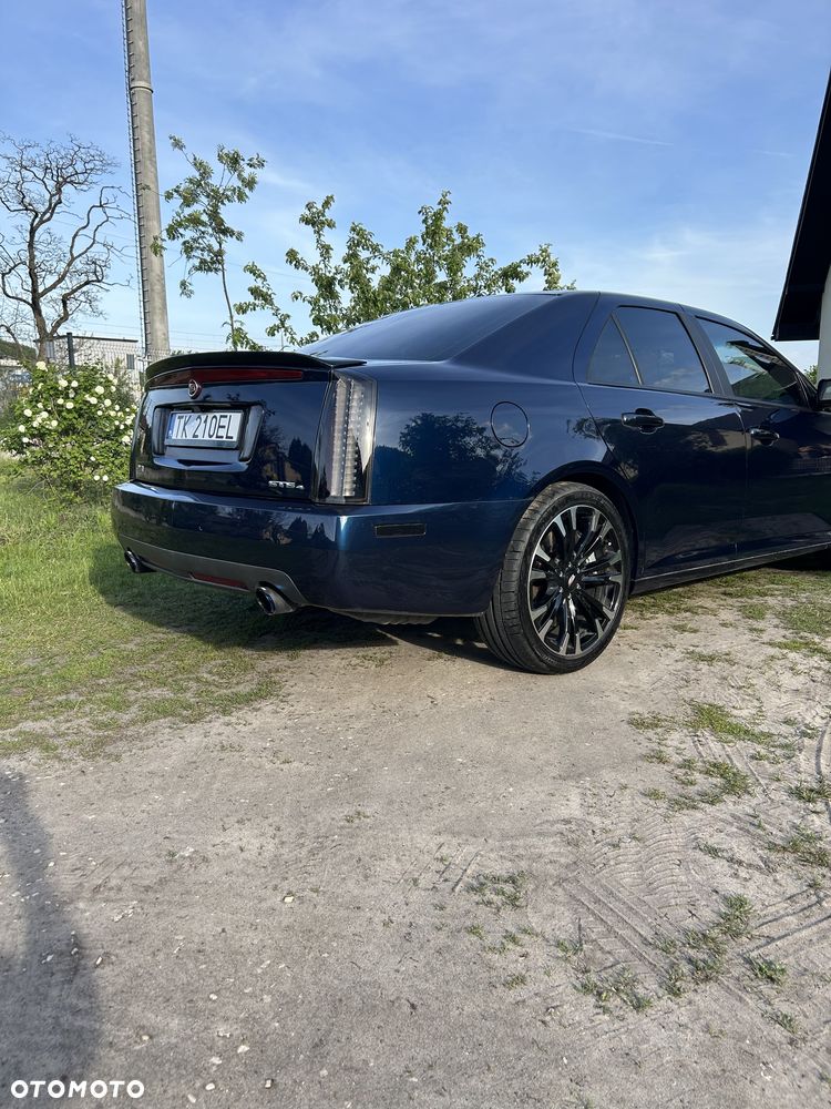 Cadillac STS - 3