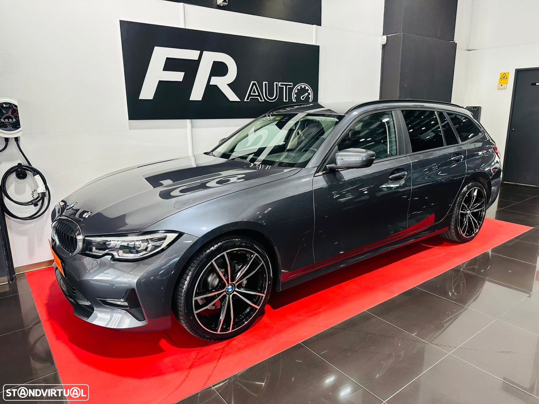 BMW 318 d Touring Auto - 10