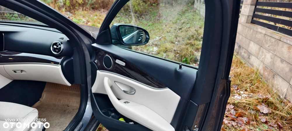 Mercedes-Benz Klasa E 220 d 4Matic 9G-TRONIC Avantgarde - 4