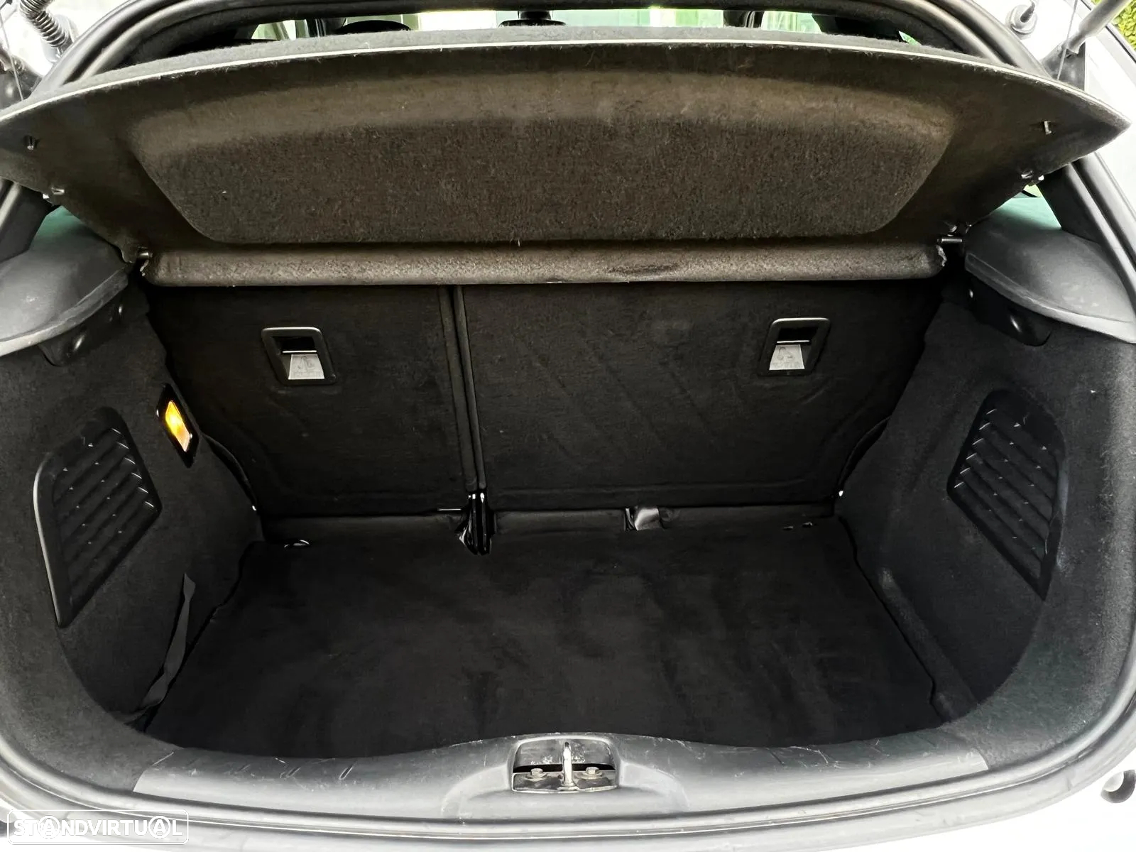 Citroën DS3 1.6 e-HDi So Chic - 11