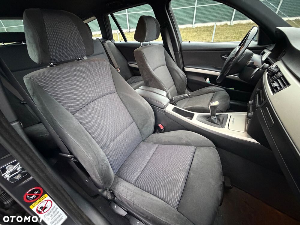 BMW Seria 3 330d - 19