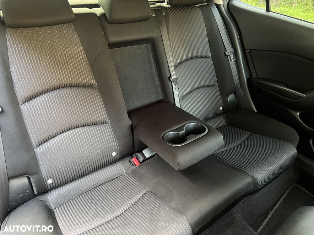 Mazda 3 G120 Attraction - 7