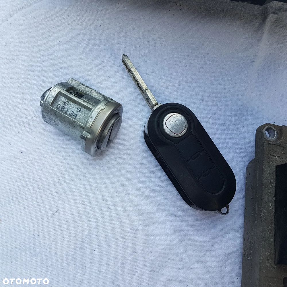 STEROWNIK komputer bsi kluczyk 2 szt zestaw startowy silnika od SKRZYNI AUTOMATYCZNEJ robot selespeed FIAT 500 fiorino grande punto evo mito idea musa ypsilon doblo bravo II panda MAGNETI MARELLI IAW5SF9.MS 51847332 - 17