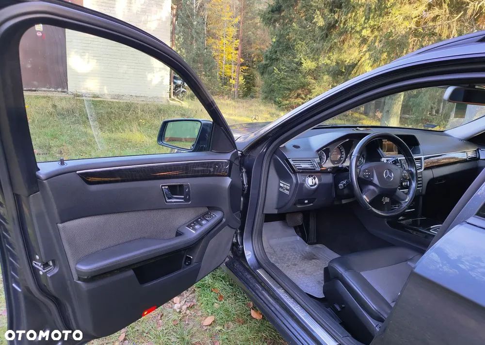 Mercedes-Benz Klasa E 350 CDI BlueEff Avantgarde - 3
