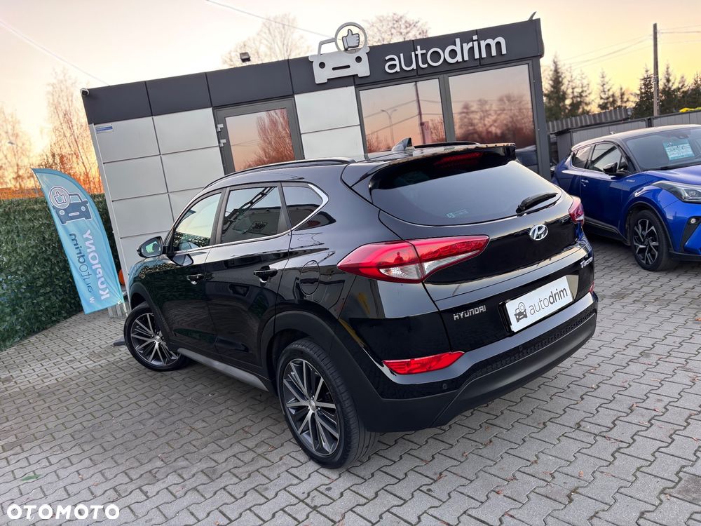 Hyundai Tucson 1.7 CRDI BlueDrive Style 2WD - 12