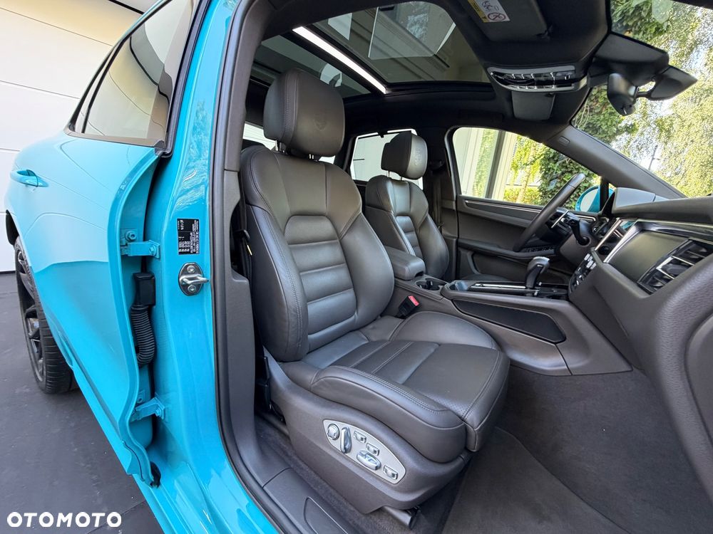 Porsche Macan T - 16