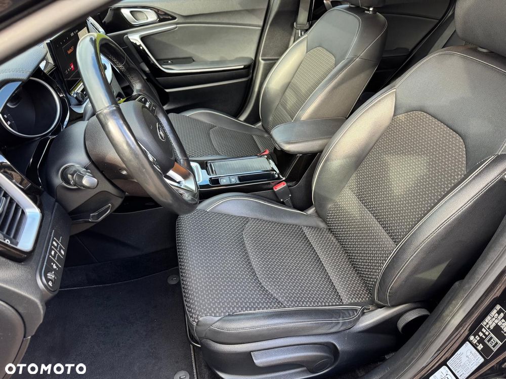 Kia XCeed 1.6 CRDi mHEV Prestige Line DCT - 9