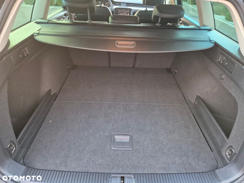 Volkswagen Passat 2.0 TDI SCR DSG Comfortline - 19