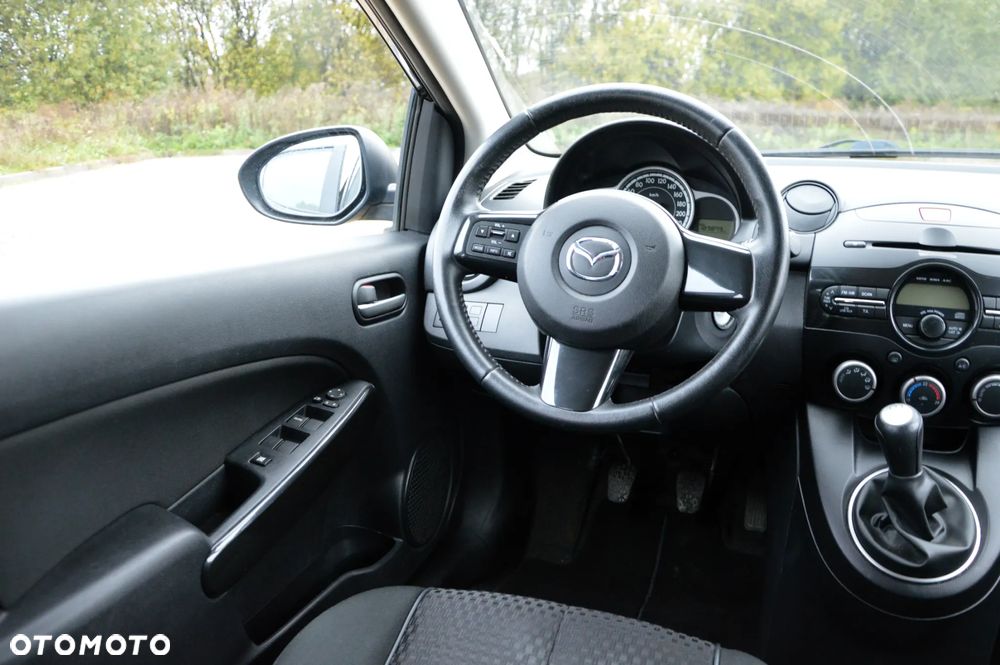 Mazda 2 1.3 Exclusive + - 28