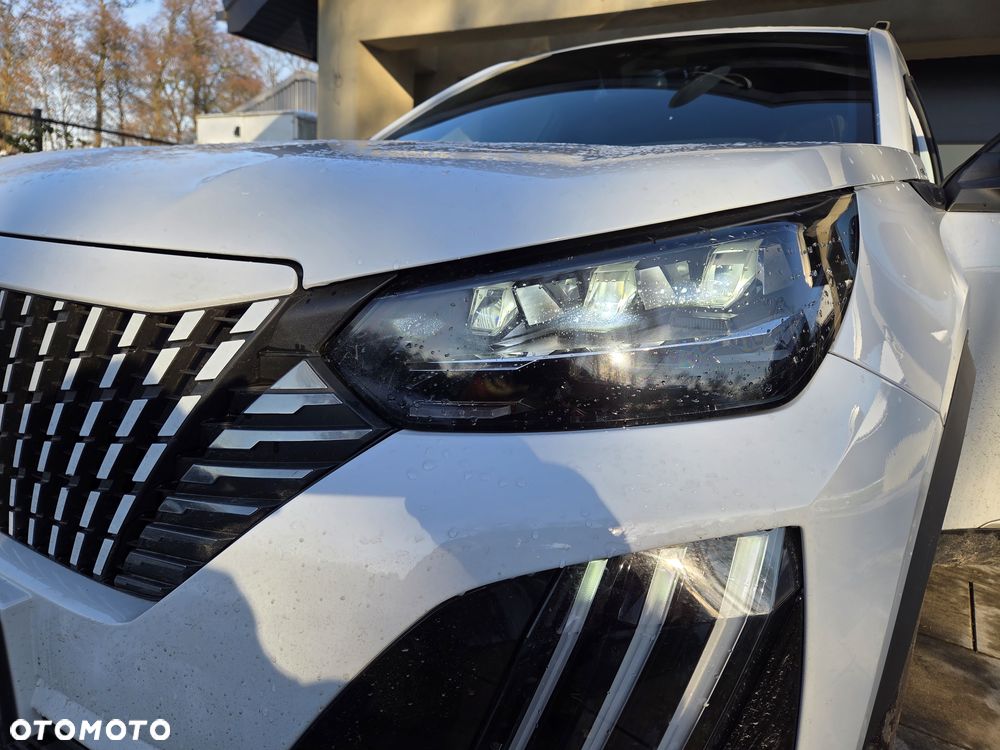 Peugeot 2008 1.2 Pure Tech GPF Allure S&S EAT6 - 37