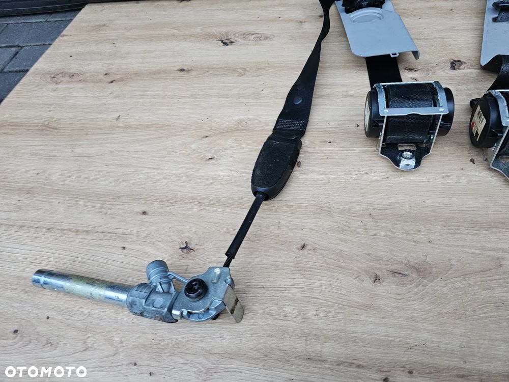 PASY DOPINACZE NAPINACZE PRZÓD OPEL CORSA D KOMPLET DWIE KOŚCI 13225285 13225286 - 7