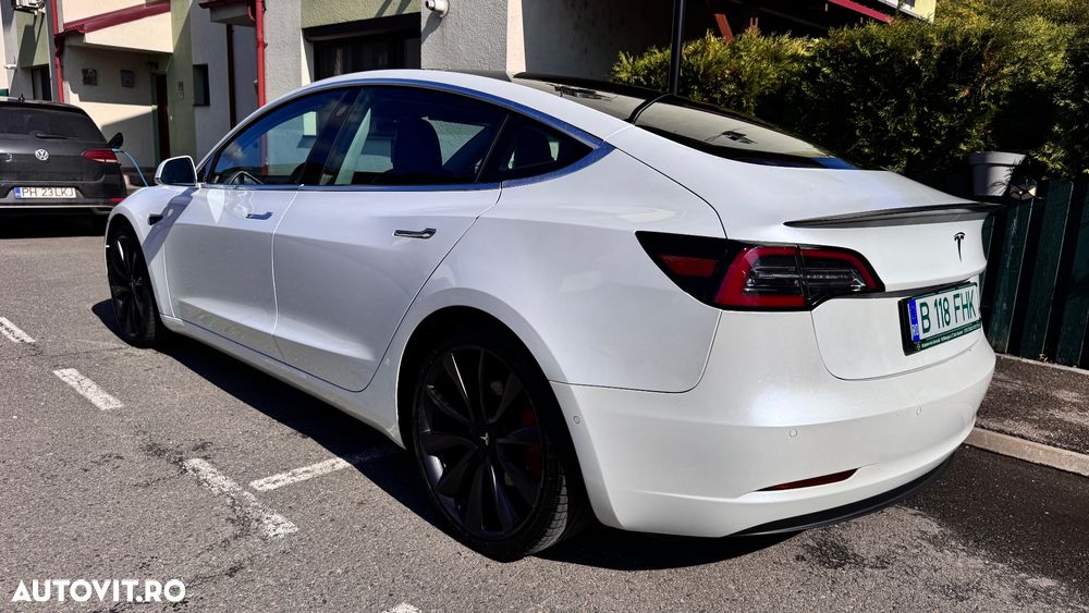 Tesla Model 3 - 18