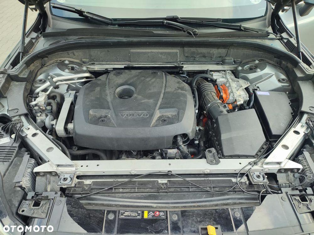 Volvo XC 60 T8 Twin Engine AWD Geartronic Momentum - 17
