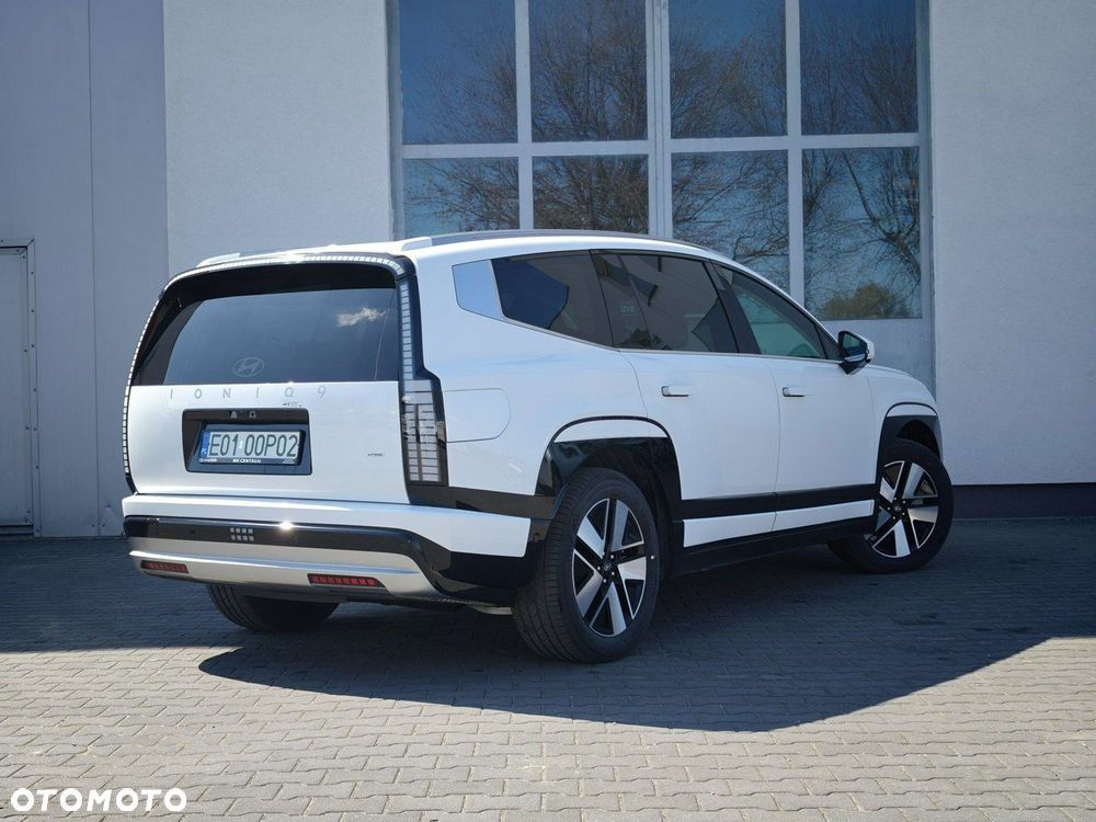 Hyundai IONIQ 9 - 7
