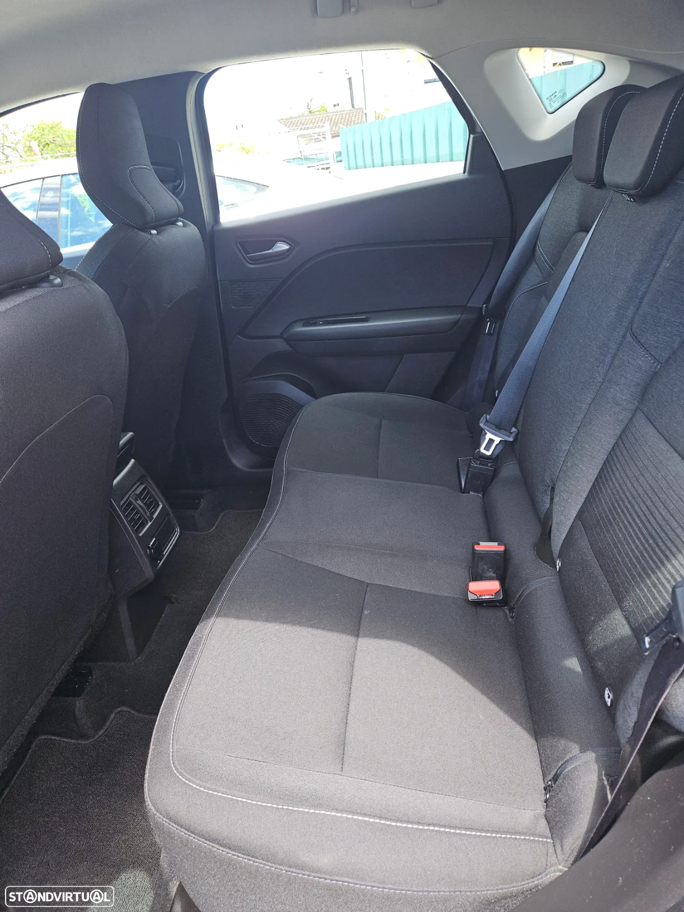 Renault Captur BLUE dCi 115 EDC BUSINESS EDITION - 8