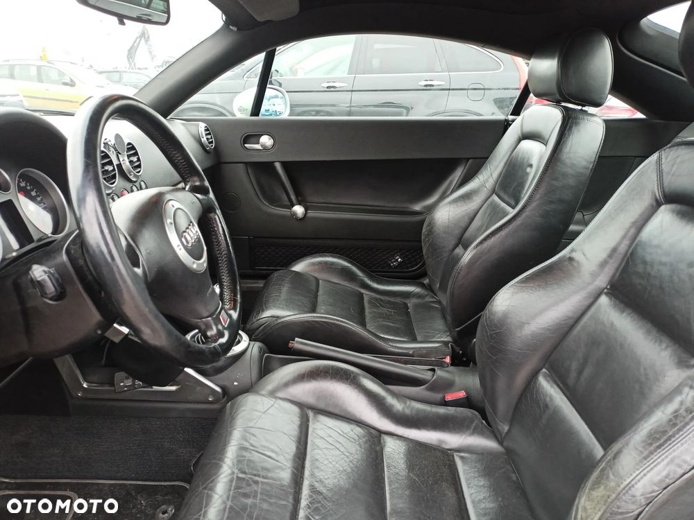 Audi TT Coupé - 8