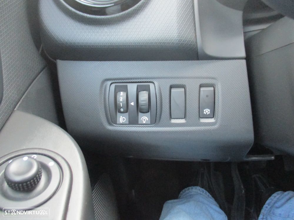 Renault Clio 0.9 TCe Limited - 19