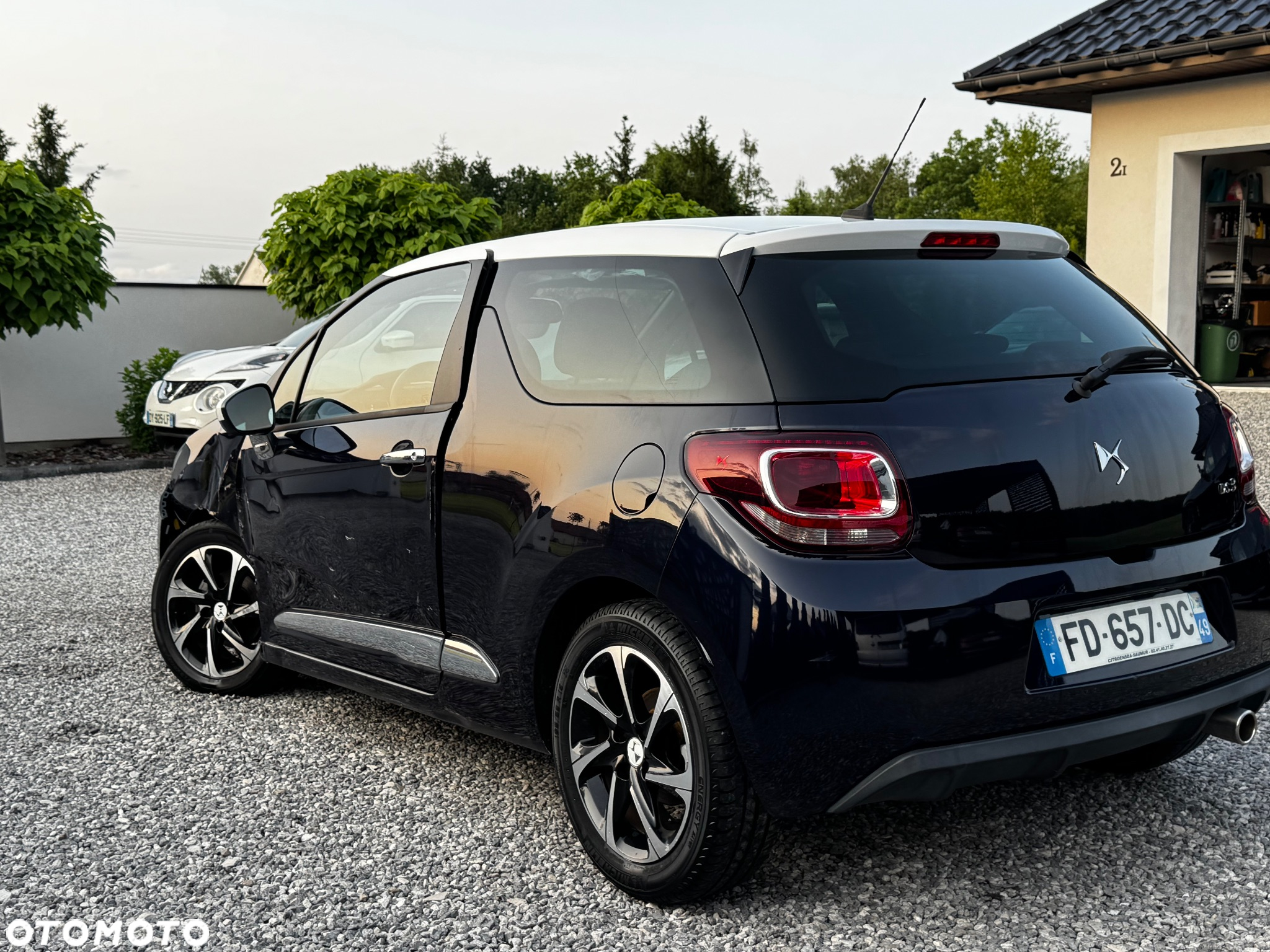 Citroën DS3 PureTech 110 Start & Stop EAT6 SportChic - 4