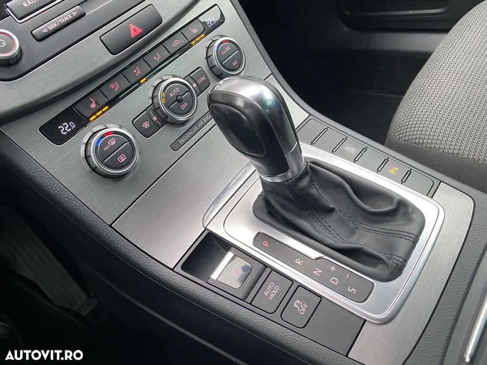 Volkswagen Passat Variant 2.0 Blue TDI DSG SCR Business Edition - 17