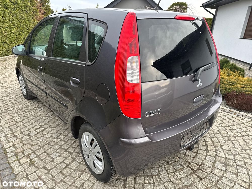 Mitsubishi Colt - 18