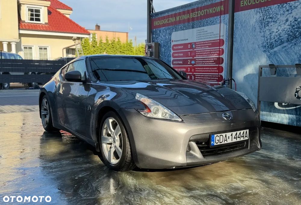 Nissan 370 Z - 2