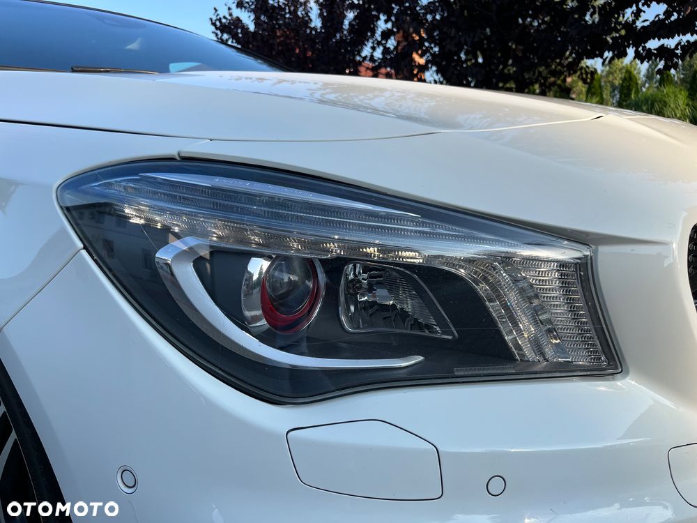 Mercedes-Benz CLA 200 CDI 7G-DCT AMG Line - 11