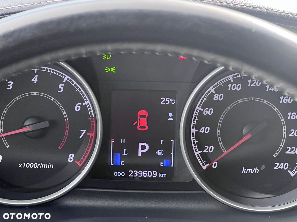 Mitsubishi Outlander 2.0 2WD CVT Invite - 29