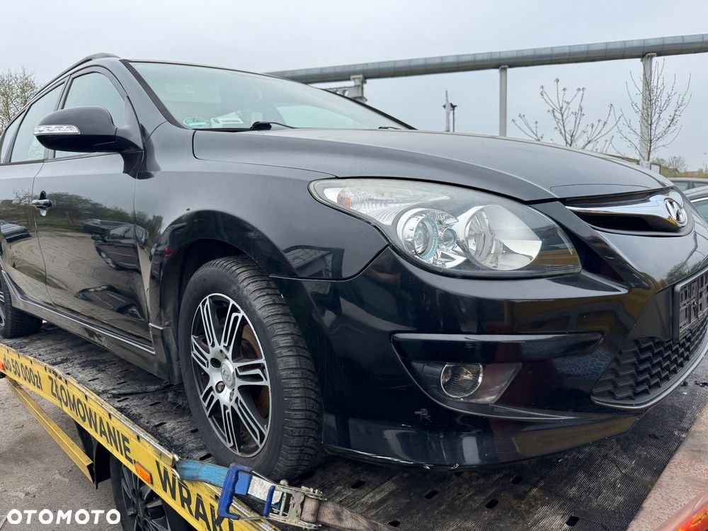 Hyundai i30 lift kombi kolor 9F czarny wszystkie części - 2