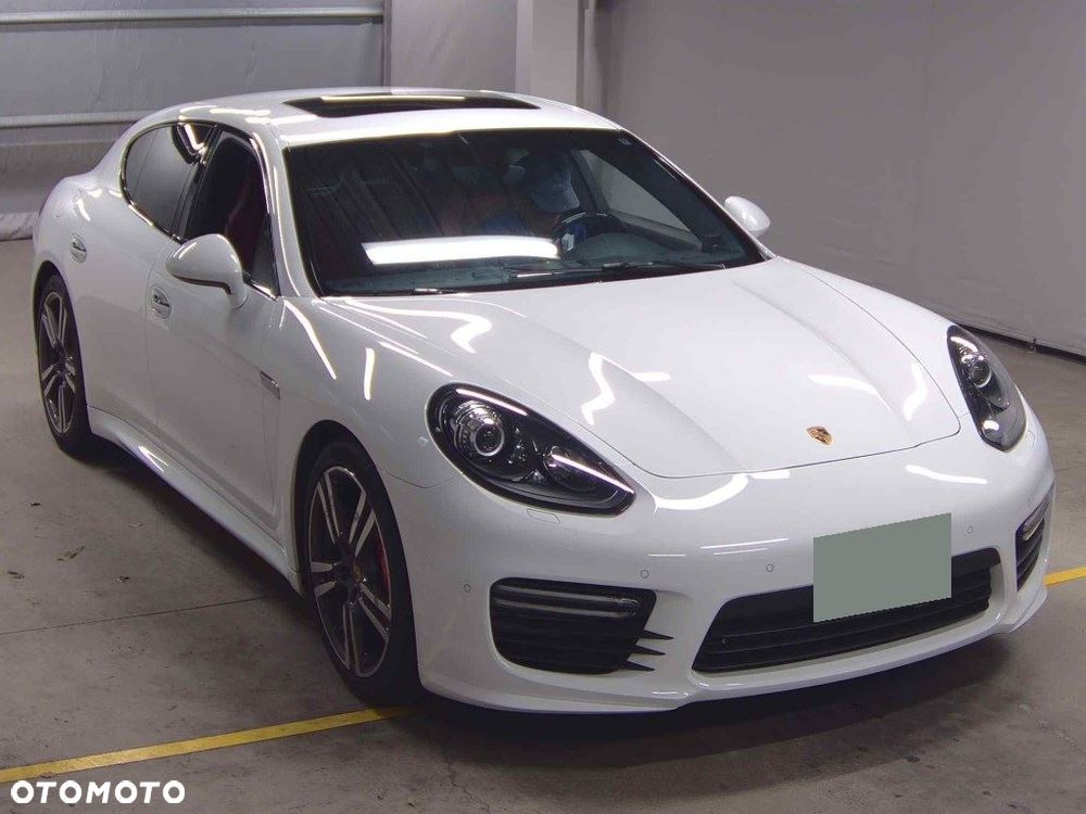 Porsche Panamera GTS - 2
